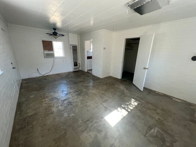 Building Photo - Studio Stand Alone Casita - Water and Trash Paid!