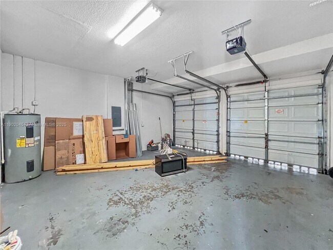 Building Photo - 1736 NE 9th Dr