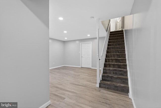 Building Photo - 613 Candlestick Ln