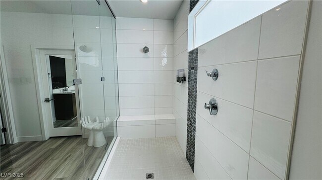 Building Photo - 9836 Starlight Ridge Ave