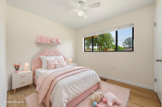Building Photo - Spacious 3 Bedroom Home | 2 Bonus Rooms, Huge Yard & Detached 2-Car Garage