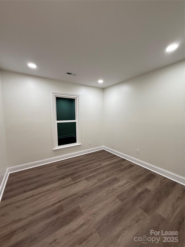 Building Photo - 10423 Queensmead Cir