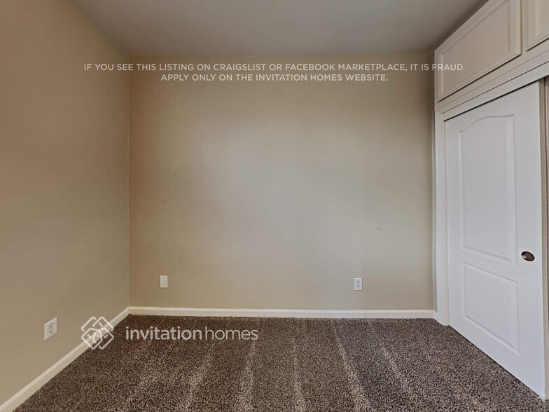 Building Photo - 5747 Grove Ave