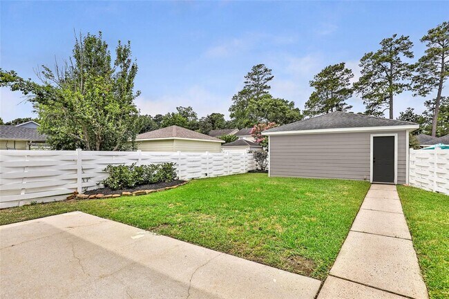 Building Photo - 18631 Atasca Oaks Dr