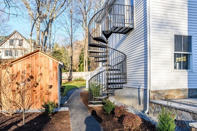 Building Photo - 12 Maugus Ave