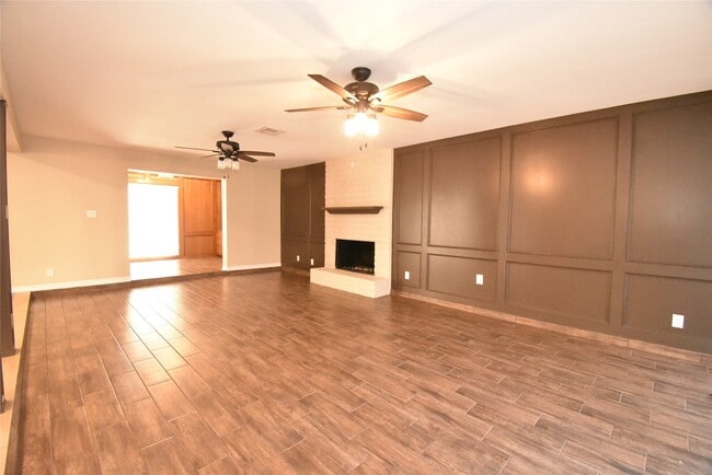 Building Photo - 1330 Westgreen Blvd