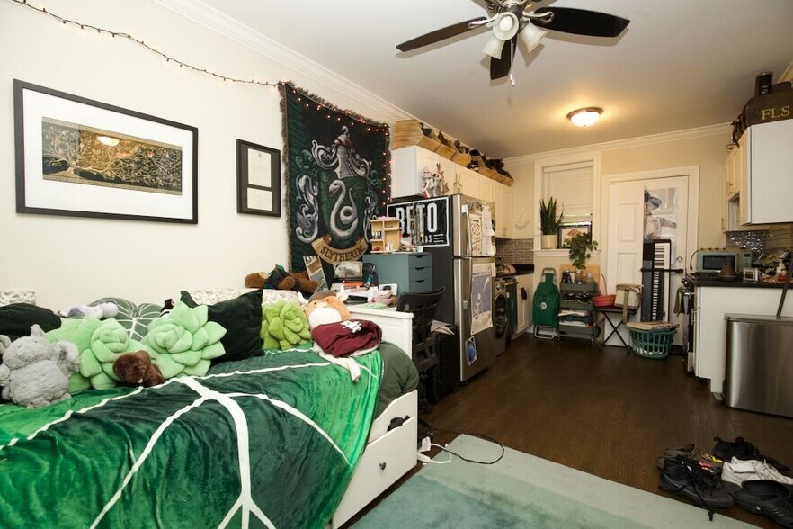 Building Photo - 1112 W Lill Ave