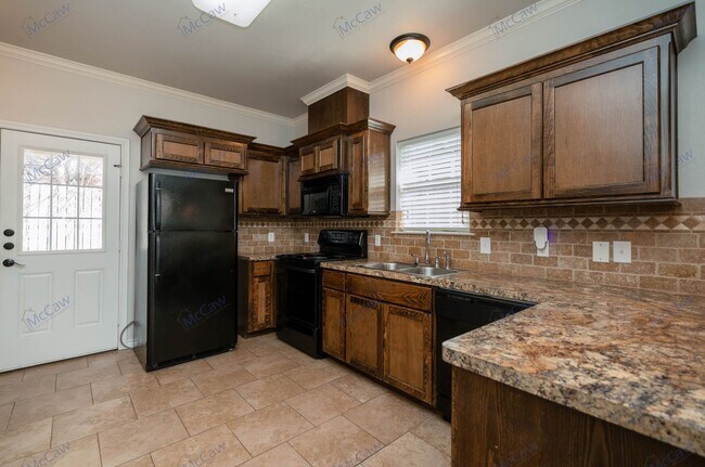 Building Photo - 1612 Stanley Drive