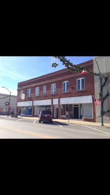 Building Photo - 131 2nd St