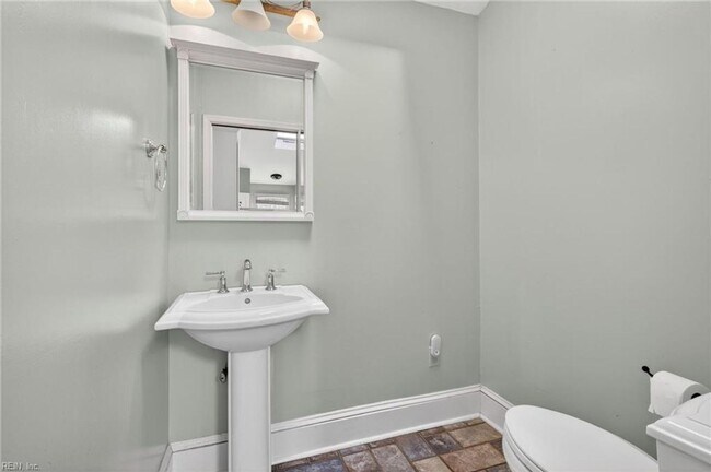 Building Photo - Charming 4-Bedroom Home in the Heart of Colonial Place