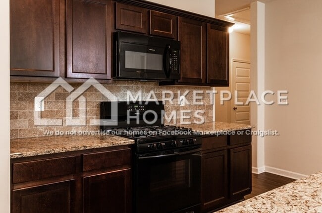 Building Photo - 3098 White Gate Lp