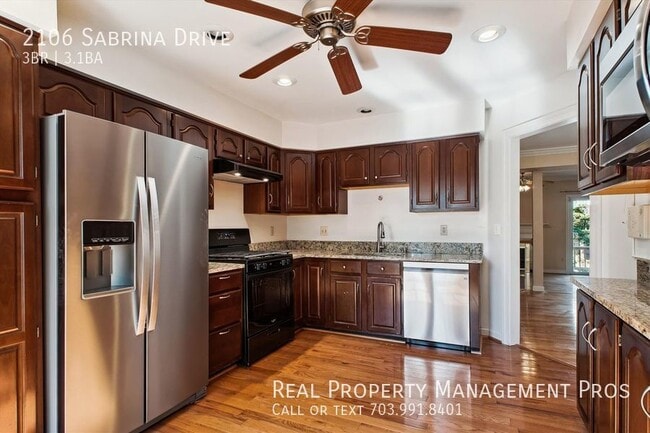 Building Photo - 2106 Sabrina Dr