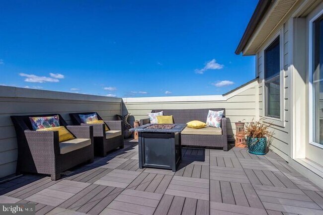 Building Photo - 9112 Kenway Ln