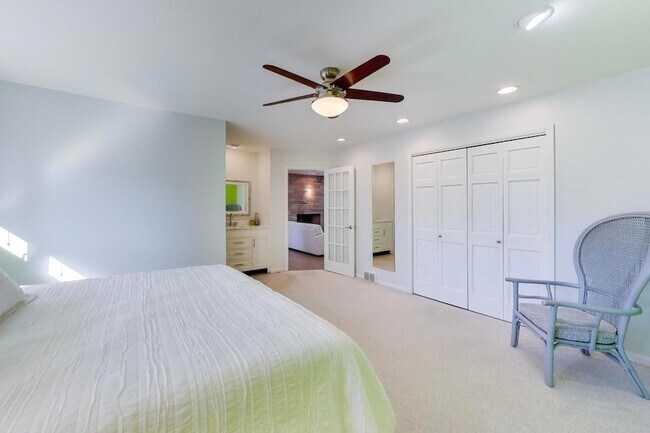 Building Photo - 2616 N Dryden Pl