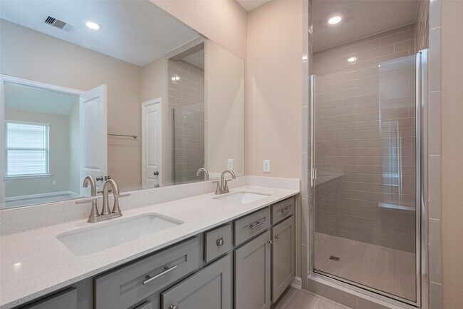Building Photo - 4046 Balboa Dr