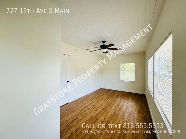 Building Photo - The most beautiful St.Pete 3bed/1bath prop...