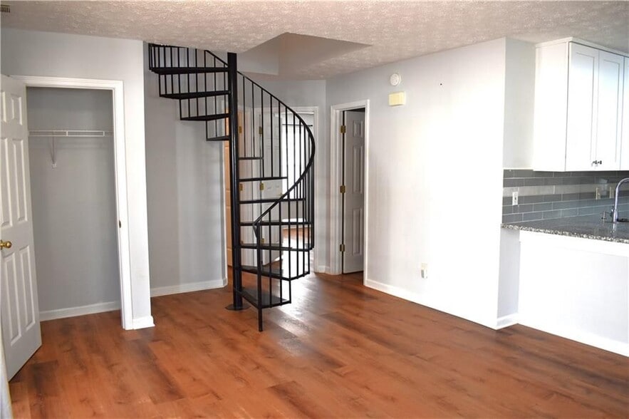 Building Photo - 2722 Albion Farm Way