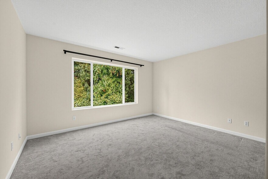 Building Photo - 432 NE 57th Ave