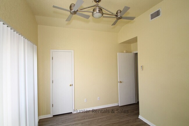 Building Photo - Awesome Three-Bedroom Across From Maxdale ...