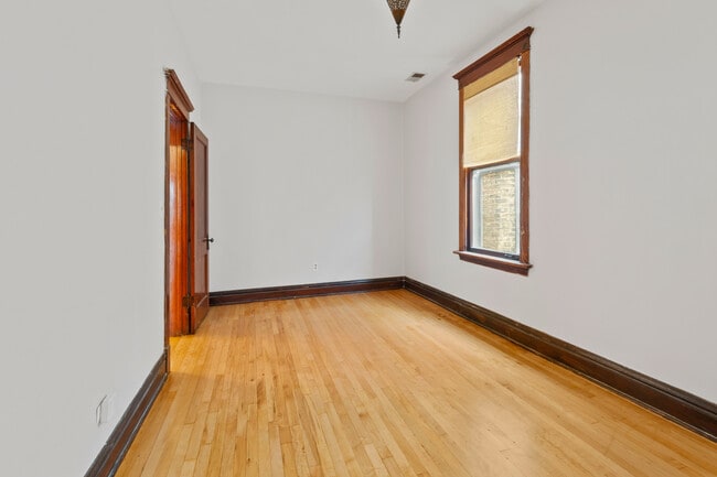 Building Photo - 2639 N Whipple St