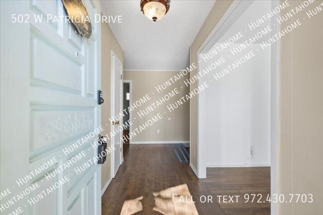 Building Photo - 502 W Patricia Dr