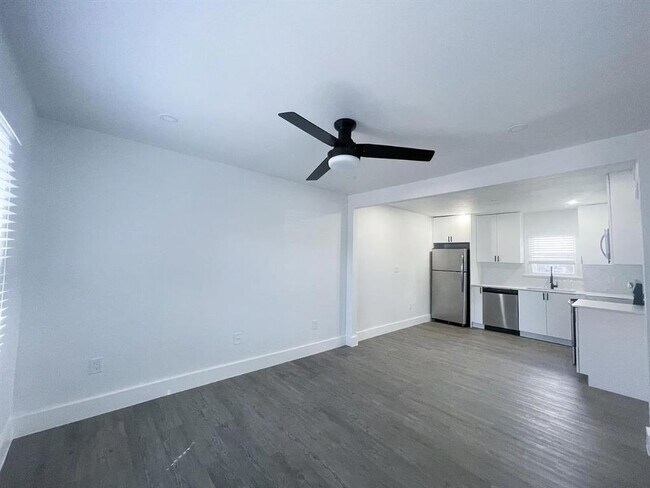 Building Photo - 110 E 30th St