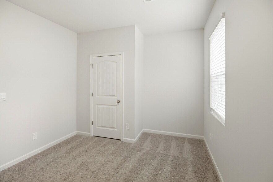 Building Photo - 8279 Bluewater Dr