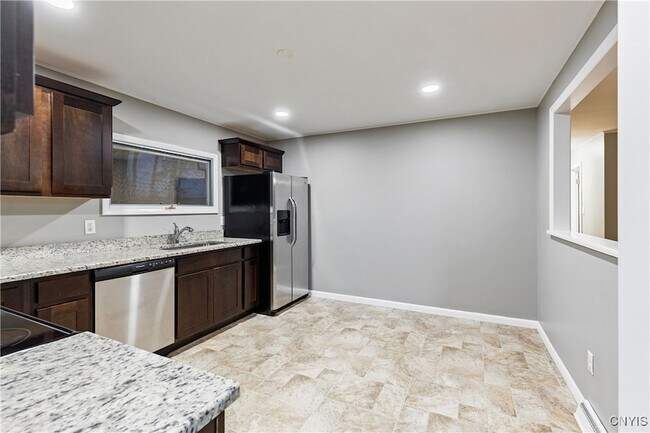 Building Photo - 4 1st St