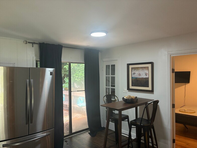 Building Photo - Room in House on Santa Barbara Dr NW