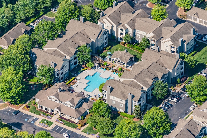 Building Photo - J 501 Estates
