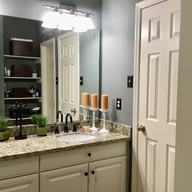 Building Photo - 3 N Spiral Vine Cir