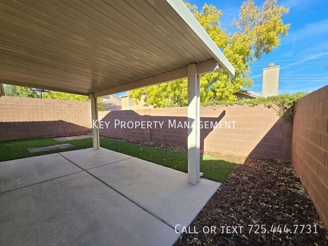 Building Photo - BEAUTIFUL 3 BED, 2 BATH HOME WITH OPEN FLO...