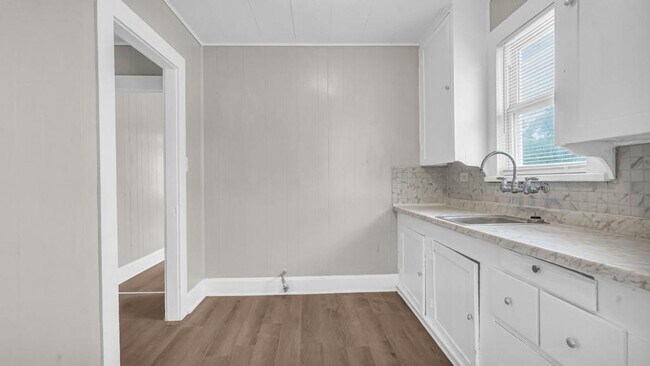 Building Photo - 203 3rd Ave NW