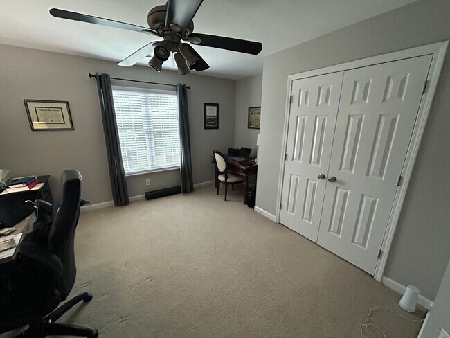 Building Photo - 16038 Cranleigh Dr