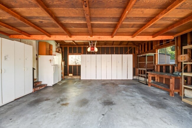 Building Photo - 1516 Whipple Ave