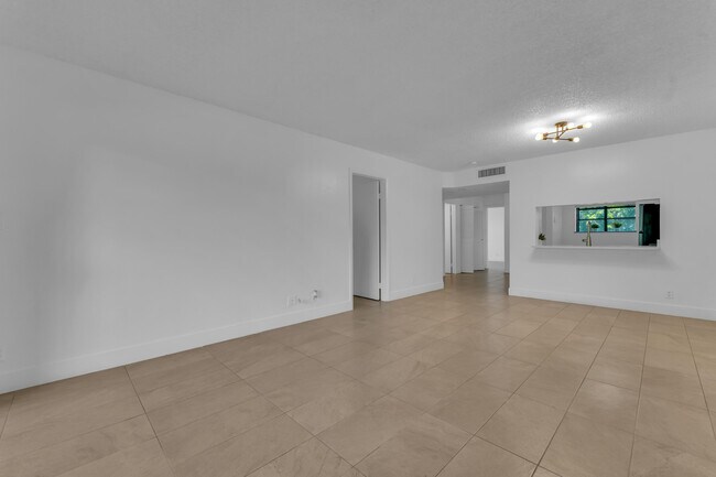 Building Photo - 1224 S Military Trail