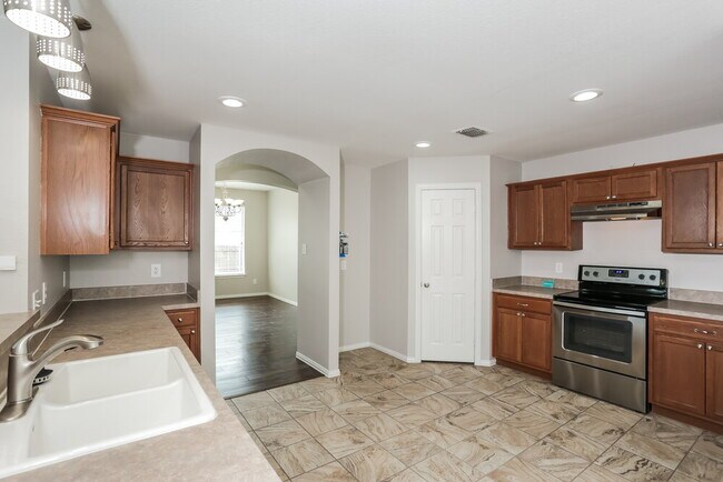 Building Photo - 212 Arrowhead Dr