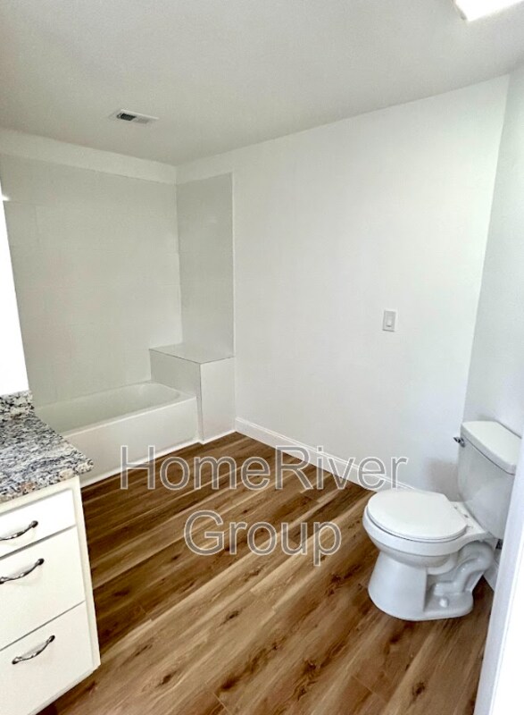 Building Photo - 565 Clearview Dr