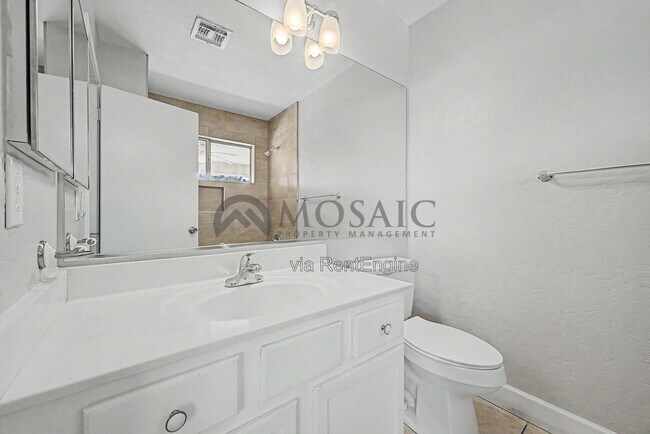 Building Photo - 2049 E San Tan Ct