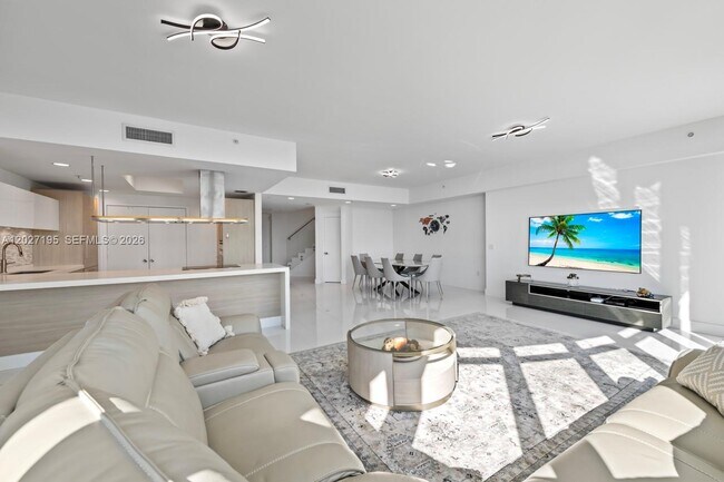 Building Photo - 17301 Biscayne Blvd