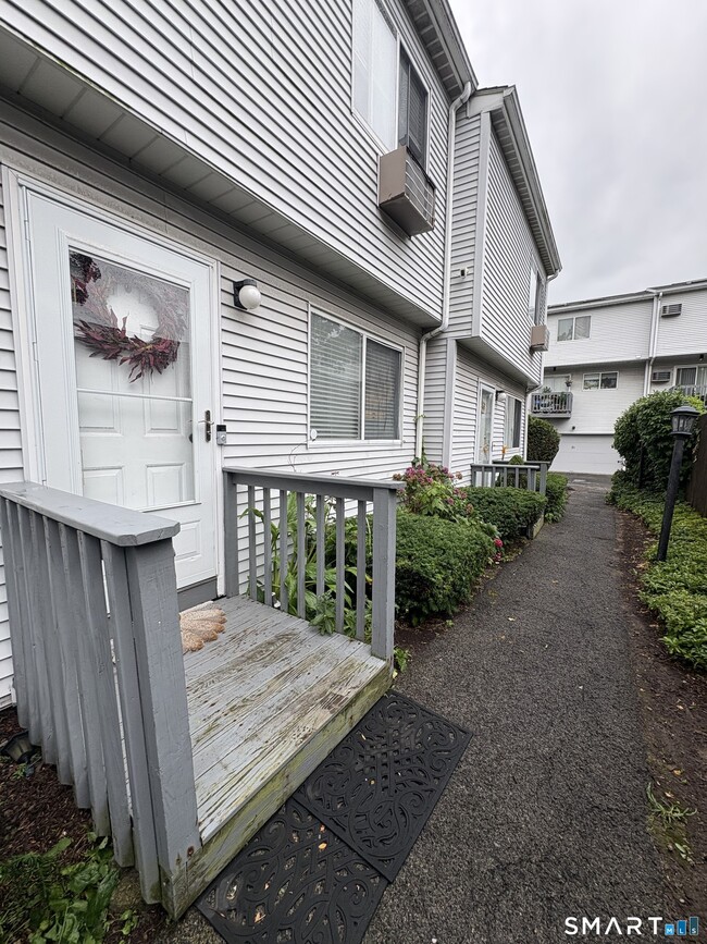 Building Photo - 7 Piave St