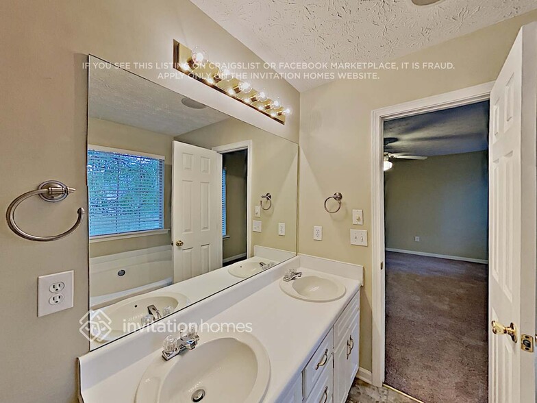 Building Photo - 4165 Janel Ln