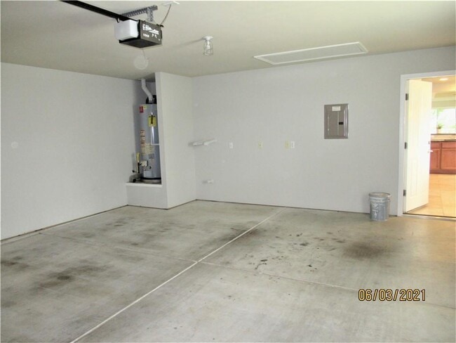 Building Photo - 106 Coyote Trail