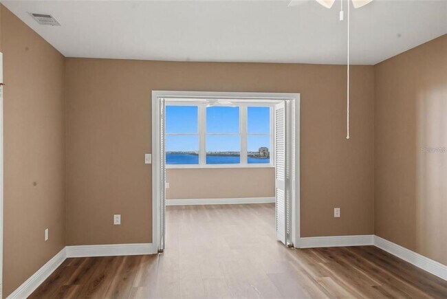 Building Photo - 5108 Brittany Dr S