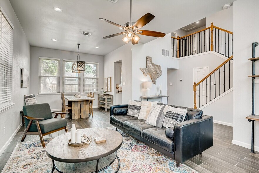 Primary Photo - 2201 Rosemary Ln