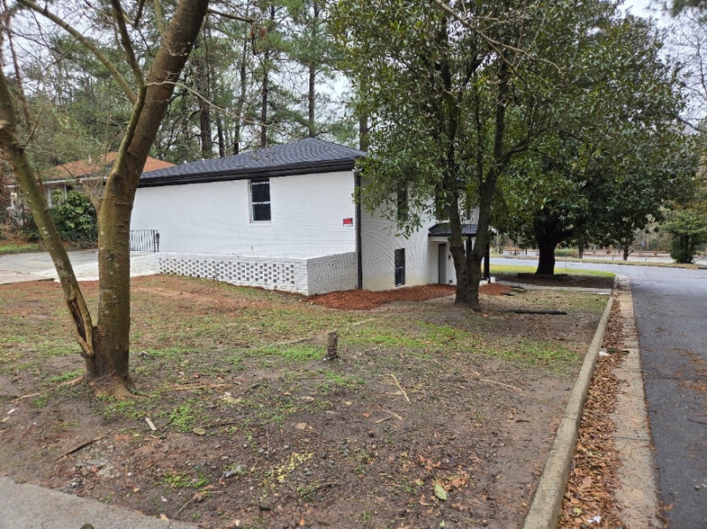 Building Photo - 175 Holly Rd NW