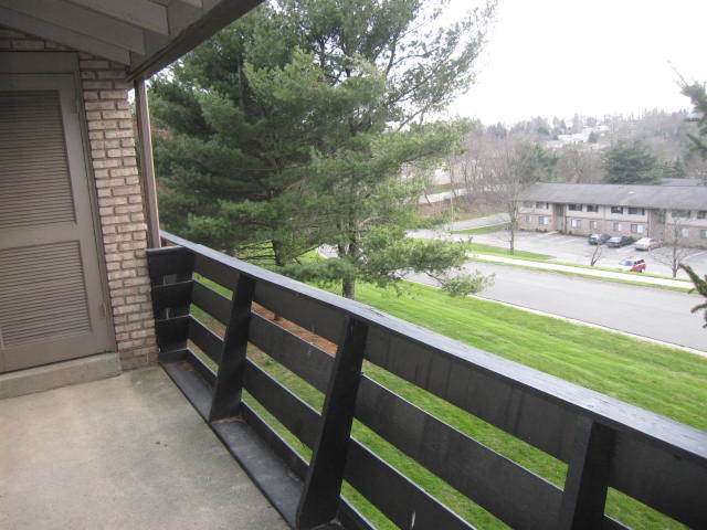 Building Photo - 700 Lee Dr
