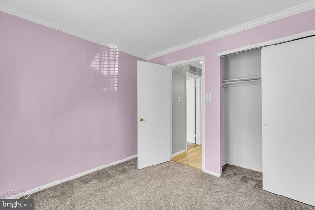 Building Photo - 271 Andover Pl