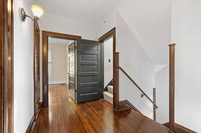 Building Photo - 439 Thurman Ave