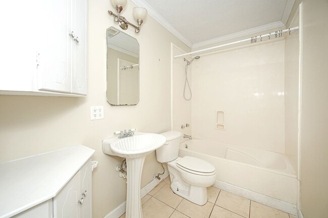 Building Photo - For Rent – 3 Bedroom, 1 Bath Home in Pasca...